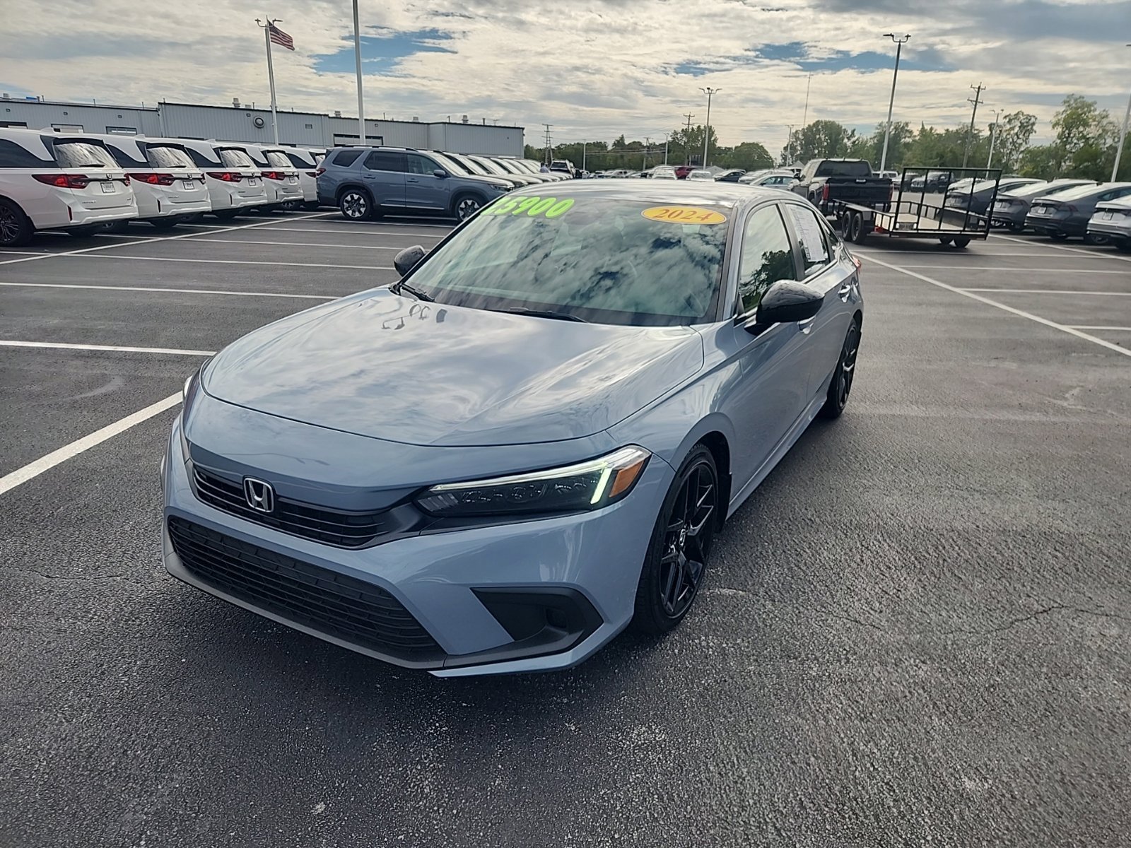 Used 2024 Honda Civic Sport image 2