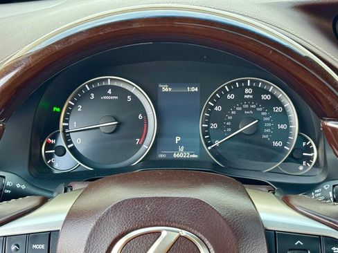 Used 2016 Lexus ES 350 w/ Luxury Package w/Wood Trim image 27