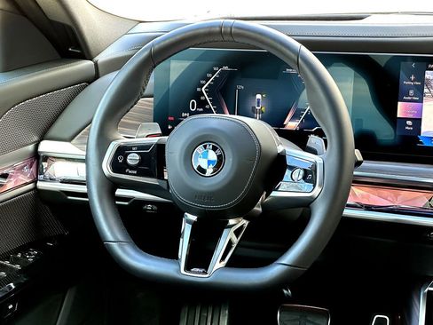 Certified 2025 BMW 740i image 31