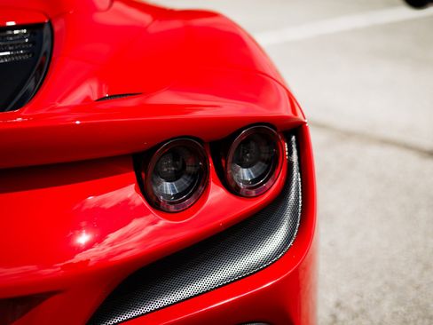 Used 2021 Ferrari F8 Tributo image 46