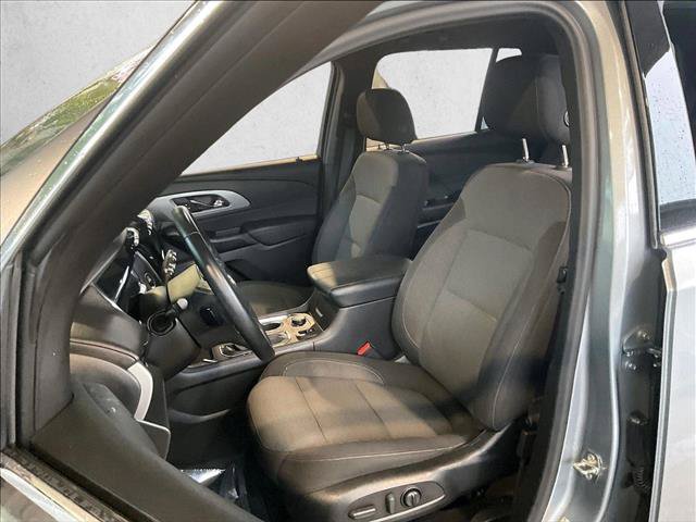 Used 2023 Chevrolet Traverse LT FWD image 26