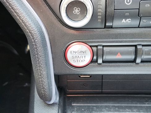 Used 2018 Ford Mustang Coupe image 6