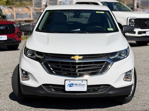 Used 2020 Chevrolet Equinox LS w/ LS Convenience Package AWD/4WD image 2