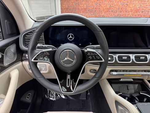 Used 2026 Mercedes-Benz GLS 450 4MATIC image 13