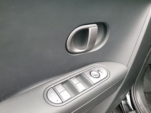 New 2025 Hyundai Ioniq 5 SE image 13