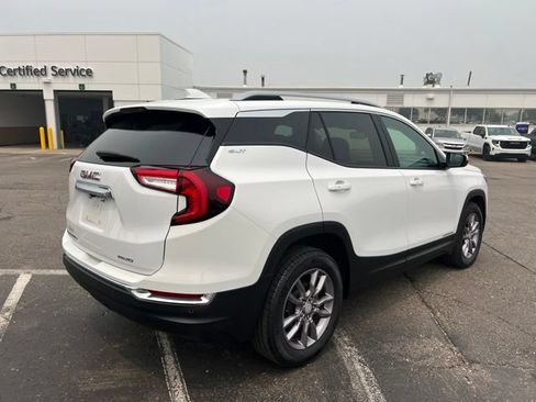 Used 2023 GMC Terrain SLT w/ Infotainment Package II AWD/4WD image 5