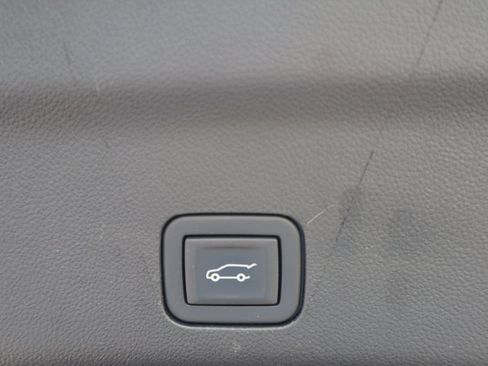 Used 2023 GMC Yukon Denali Ultimate AWD/4WD image 47