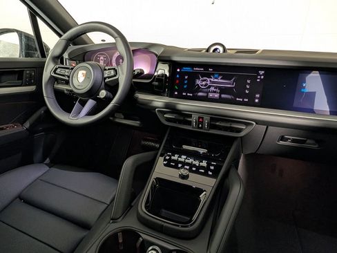 New 2026 Porsche Cayenne image 22