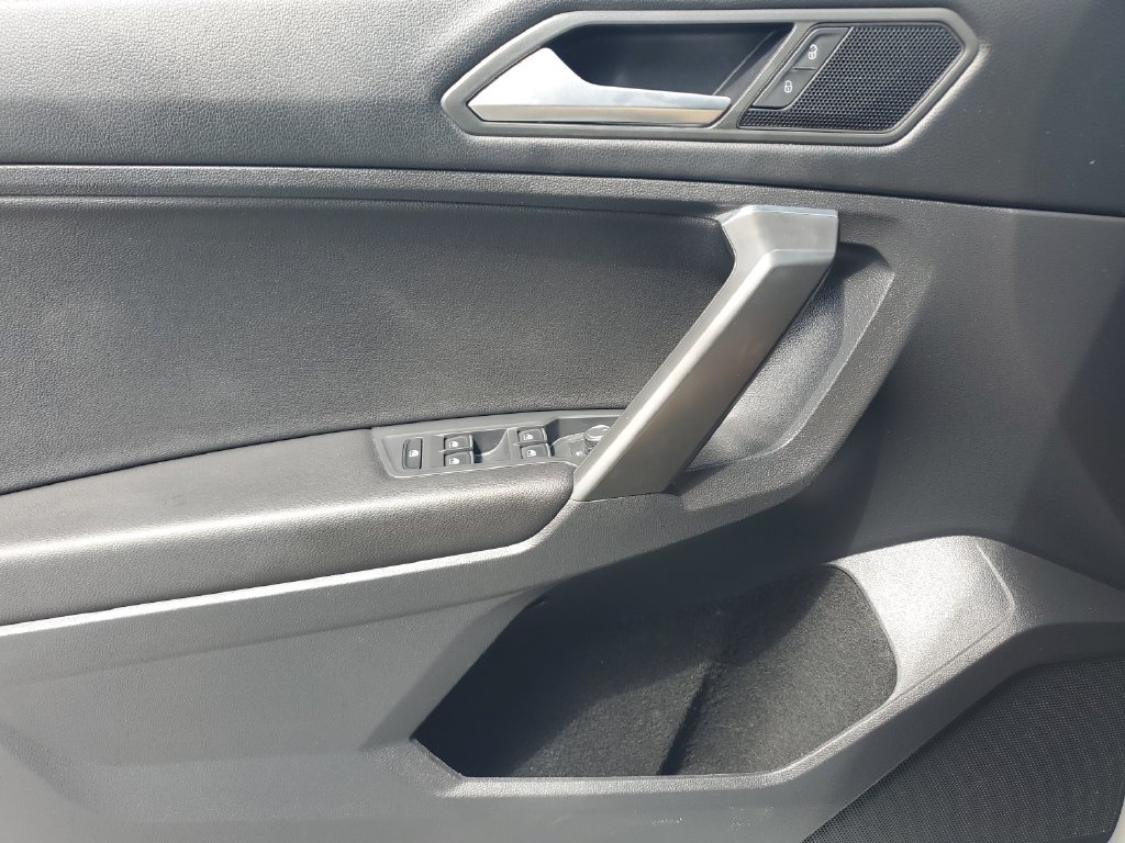 Used 2021 Volkswagen Tiguan SE R-Line FWD image 19