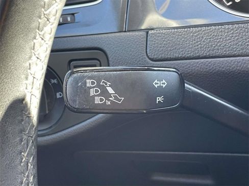 Used 2019 Volkswagen Golf SE image 17