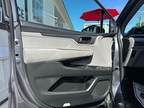 Used 2019 Honda Odyssey EX image 19