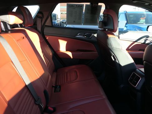 Used 2023 Kia Sportage SX Prestige image 25