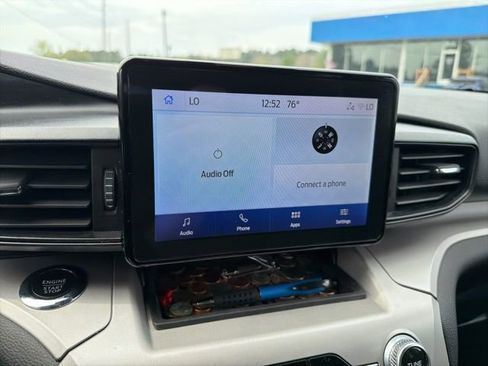 Used 2024 Ford Explorer XLT image 28