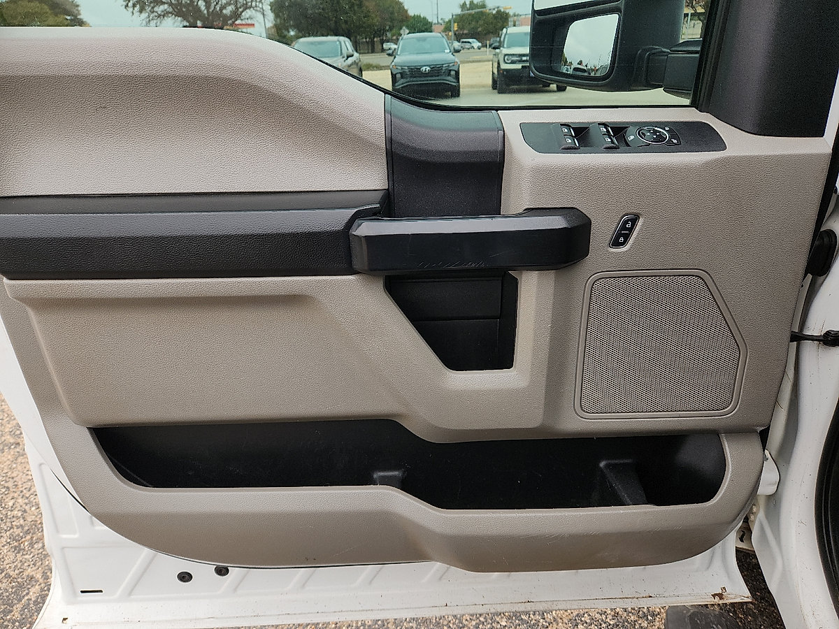 Used 2018 Ford F250 XL w/ Power Equipment Group AWD/4WD image 19