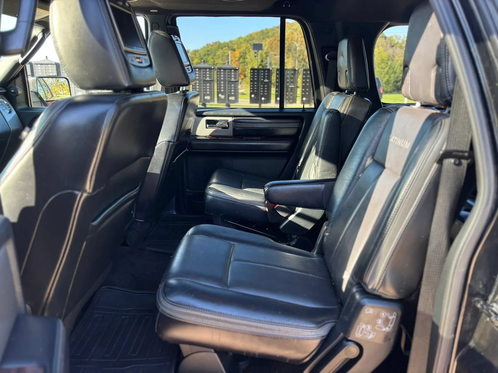 Used 2015 Ford Expedition EL Platinum AWD/4WD image 12