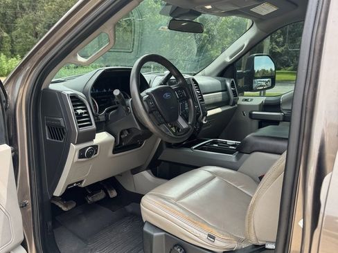 Used 2020 Ford F250 XLT image 8