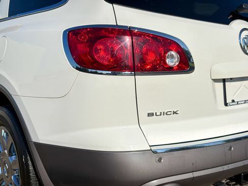 Used 2012 Buick Enclave Leather FWD image 9