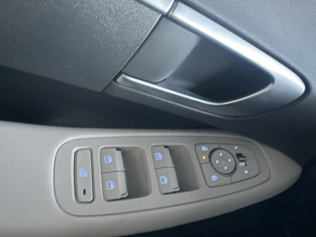 Used 2026 Hyundai Sonata SE FWD image 17