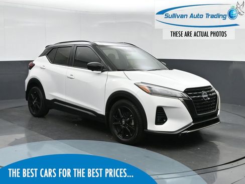 Used 2022 Nissan Kicks SR image 1