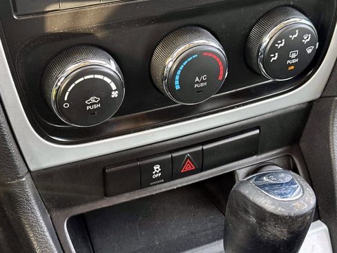 Used 2011 Dodge Caliber Heat image 22