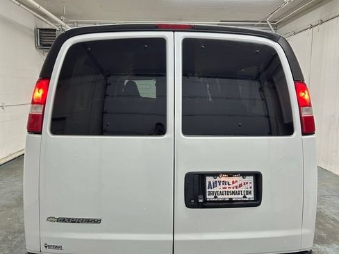 Used 2022 Chevrolet Express 3500 LS RWD image 24