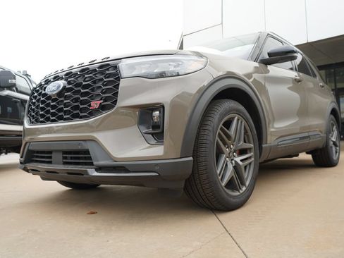 New 2026 Ford Explorer ST w/ Sun And Sound Package AWD/4WD image 5