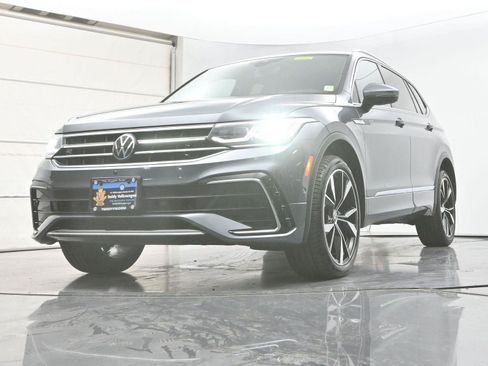 Certified 2024 Volkswagen Tiguan SEL R-Line AWD/4WD image 31