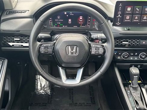 Used 2023 Honda Accord Touring image 11