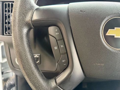 Used 2016 Chevrolet Express 2500 Extended image 9