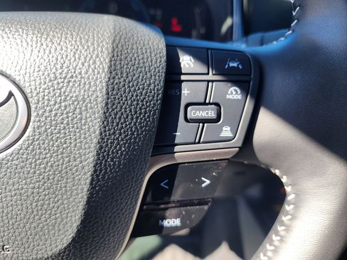 Used 2025 Toyota Camry SE image 26