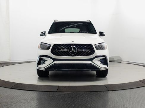Used 2025 Mercedes-Benz GLE 450e 4MATIC image 2