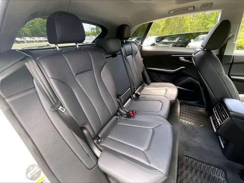 Used 2022 Audi Q8 Premium Plus w/ Premium Plus Package AWD/4WD image 16