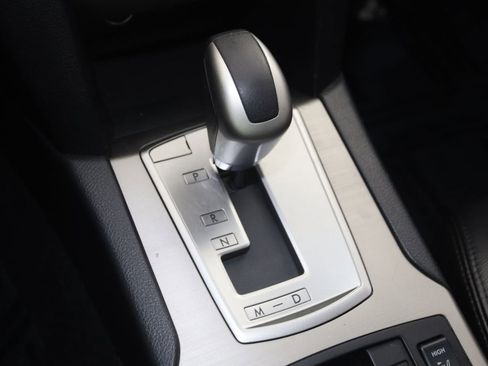 Used 2011 Subaru Outback 2.5i Limited w/ PWR Moonroof Pkg image 7