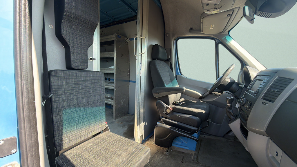 Used 2015 Mercedes-Benz Sprinter 2500 image 24