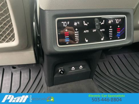 Used 2022 Audi e-tron Chronos w/ Chronos Package image 48