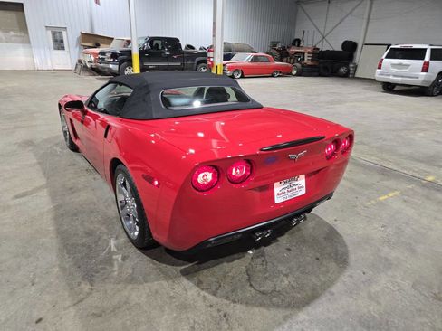 Used 2007 Chevrolet Corvette Convertible w/ Preferred Equipment Group image 9
