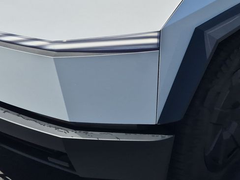 Used 2024 Tesla Cybertruck Cyberbeast AWD/4WD image 5