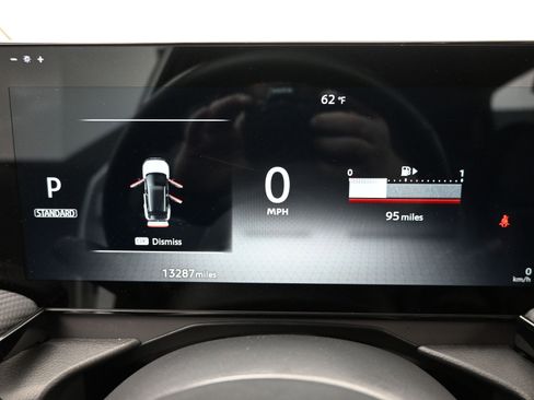 Used 2025 Nissan Kicks SR image 10