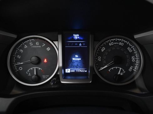 Used 2019 Toyota Tacoma SR5 RWD image 22