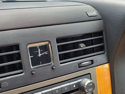 Used 2012 Lincoln Navigator 2WD image 32