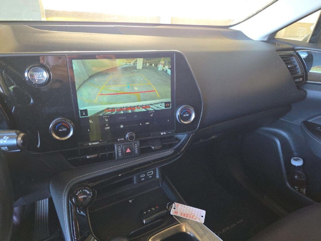 Used 2025 Lexus NX 250 FWD image 4