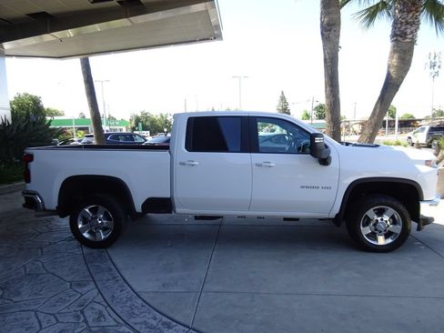 Used 2020 Chevrolet Silverado 2500 LT w/ All Star Edition AWD/4WD image 9