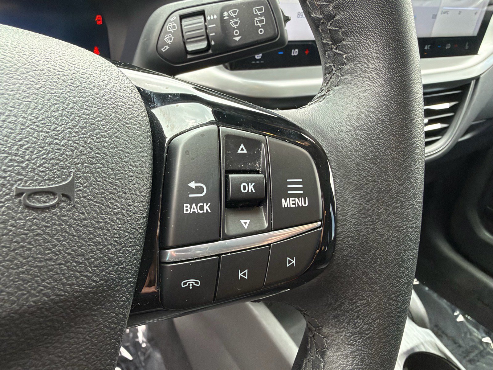 Used 2023 Ford Escape Active w/ Tech Pack #2 AWD/4WD image 32