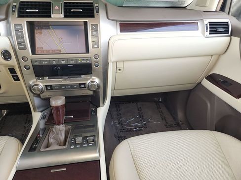 Used 2014 Lexus GX 460 w/ Premium Package image 18