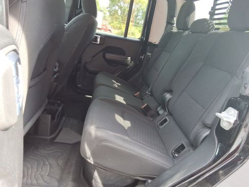 Used 2021 Jeep Gladiator Sport image 29