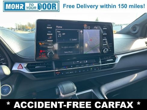 Used 2023 Toyota Sienna XSE image 19