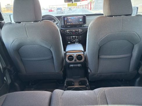 Used 2024 Jeep Wrangler Sport S image 34