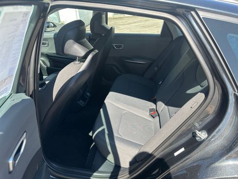 Used 2025 Kia K4 LXS image 23