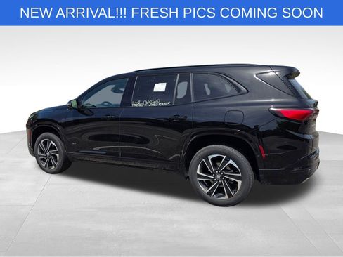 Used 2025 Buick Enclave Sport Touring image 4