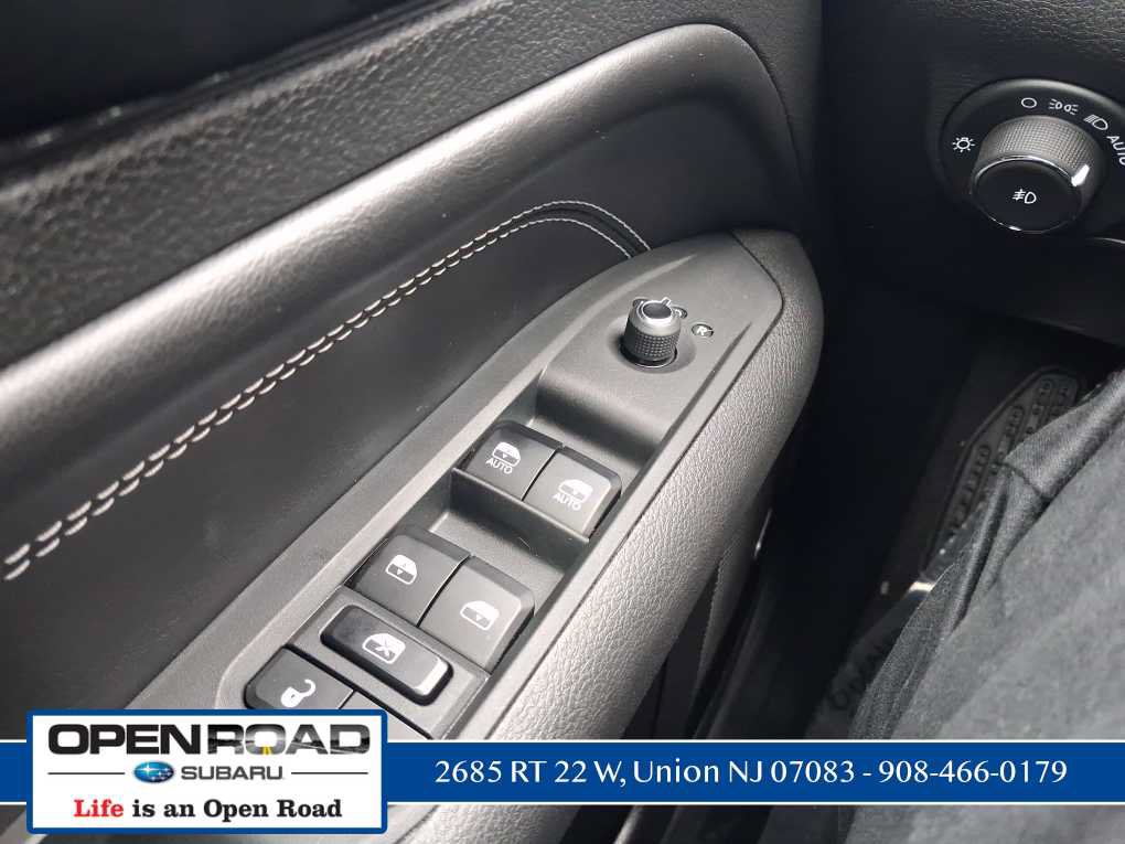 Used 2024 Jeep Compass Limited w/ High Altitude Package AWD/4WD image 33